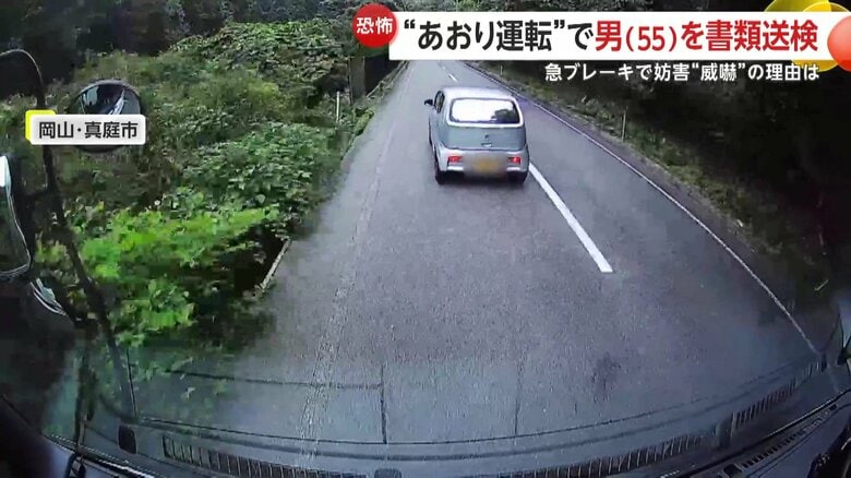 トラックの目の前に割り込んできた軽自動車