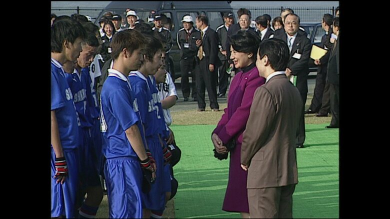 選手たちと懇談される皇太子ご夫妻