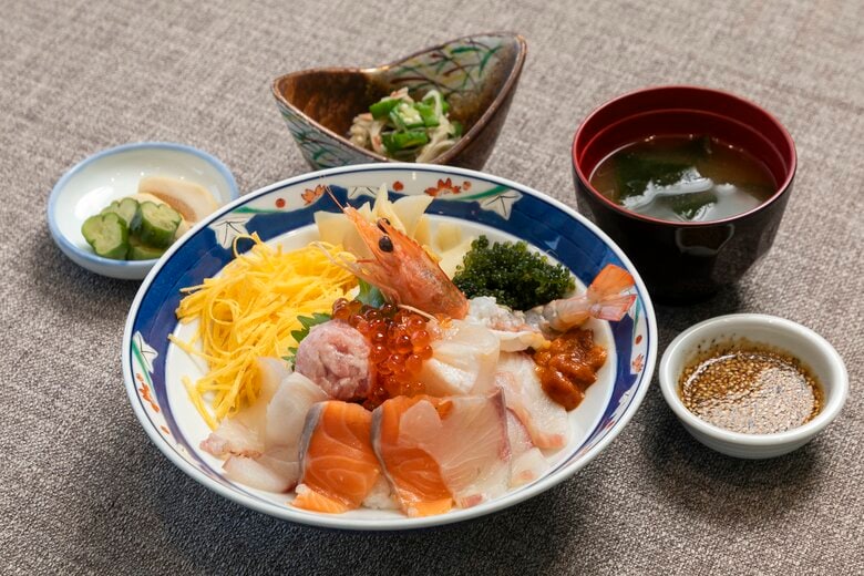 天海の城「崎戸丼」2500円（税込）
