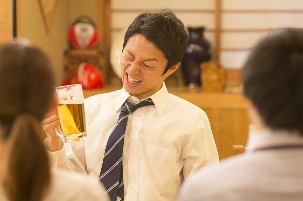 社内で交流を深めたい人たちへ お酒に頼らないコミュニケーションの方法