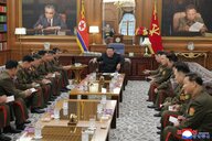 金正恩総書記がロシア派遣の軍指揮官らと面会し激励　「内部の結束図るため報勲事業を推進」韓国メディア分析