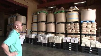 コメ不足から一転、「コメ余り」深刻化　高値で仕入れた米が半分売れ残り…岩手の米穀店は赤字覚悟の値下げ