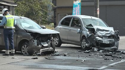 前方部分が大破…車同士が正面衝突で2人死亡・1人重傷　どちらかの車がセンターラインをはみ出したか【新潟発】