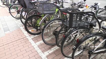 9月から繁華街“ススキノ”中心部が自転車放置禁止に…歩行者の通行の妨げ 配送業者は「邪魔だと思っていた」…撤去されたら引き取り費用が3000円 無料の駐輪場は3倍に増加〈北海道札幌市〉