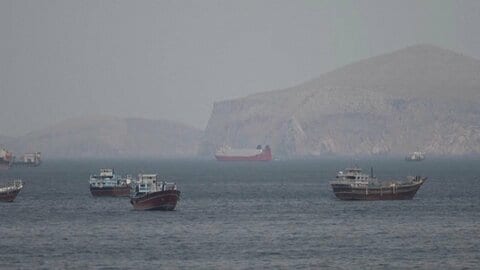 ホルムズ海峡の機雷除去に「6カ月」 中間選挙までガソリン価格は高止まりの懸念　アメリカメディア報道
