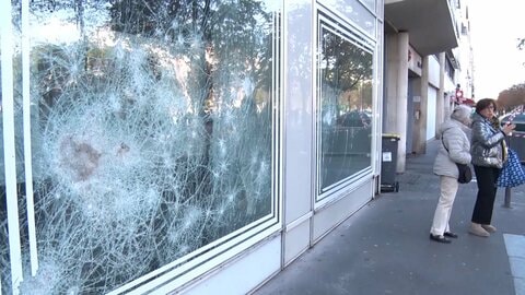 フランス抗議デモ1300人超拘束　混乱収束の兆し見えず