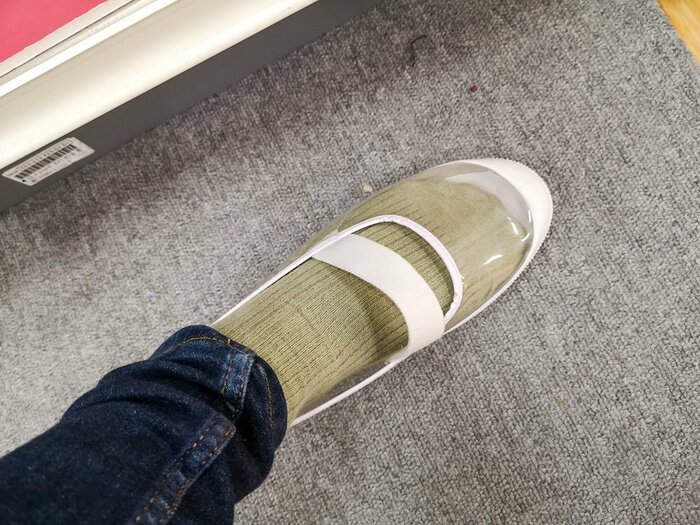 製品と履き心地は同じなので、サイズの他の確認にもなる(画像提供:カインズ広島LECT店)