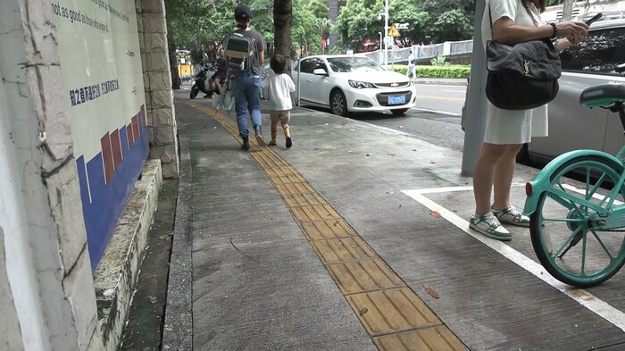 男子児童が歩いていた通学路