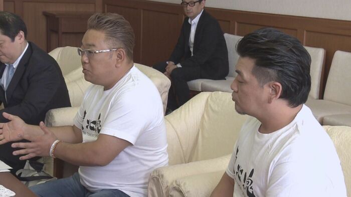 県庁を訪問したサンドウィッチマンの2人 2020年3月