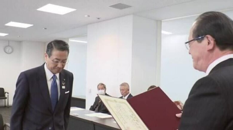 再選の田村市長に当選証書＜福島県＞｜FNNプライムオンライン