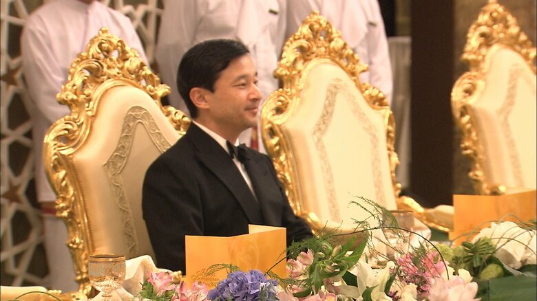 皇太子時代の2004年、ビラ皇太子の結婚式参列のためブルネイをご訪問