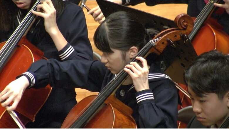 チョロを演奏される愛子さま（当時15歳）　2017年4月