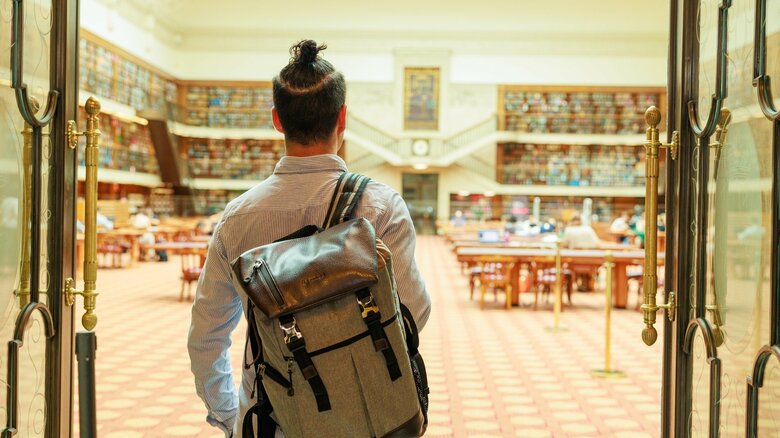 留学生として日本の大学に潜入するケースも（イメージ）