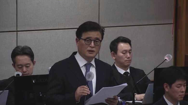 最終弁論を行う特別検察