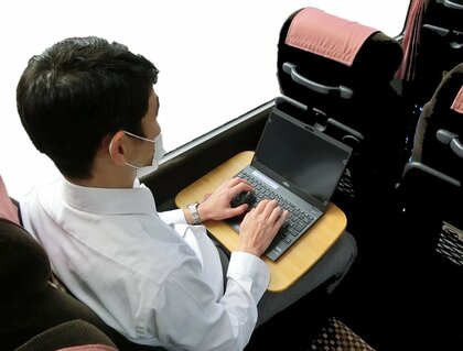 「テレワークできるバス」実証運行開始…快適に仕事できるのか？東急バスに聞いた