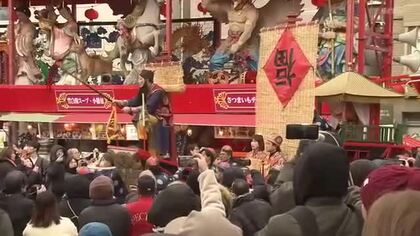 航海安全の女神 媽祖様を唐寺に安置「媽祖行列」粉雪舞う中130人練り歩く 長崎ランタンフェスティバル