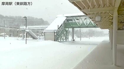【年末帰省ラッシュ前までに再開目指す方針】JR根室線は暴風雪で線路土台崩壊…「復旧できる方法がないか全力で進めたい」一方で雪に埋まった釧網線は復旧めど立たず〈JR北海道〉
