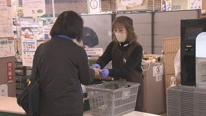 スーパーに「ゆっくりレジ」　セルフが広がる中…逆の取り組み　機械操作が苦手なお年寄りも焦らず合計「楽で安心」　利用者のニーズを受け止める目的も「お客さんの言葉は宝物」