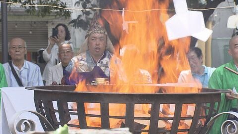8月10日は『ハットの日』名古屋の大須観音で“帽子供養祭” 約40人が長年愛用した帽子を持参し別れ告げる