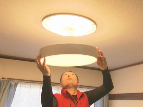 対応誤ると出火の恐れ…製造等が禁止となる『蛍光灯2027年問題』街の便利屋さんでLED照明への切替依頼が増加