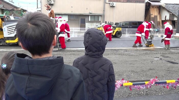 子供たちの熱い視線が注がれる