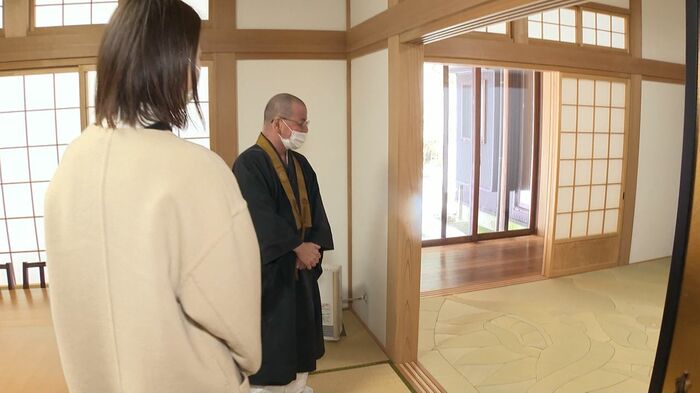 部屋の中には…