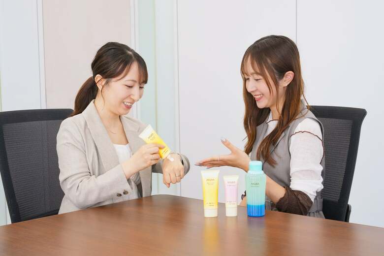 ～夏の終わりも、私らしく、心地よく～　残暑厳しいこの時季にアユーラが提案する、肌 からだ 心に寄り添う「朝と夜のルーティン」。