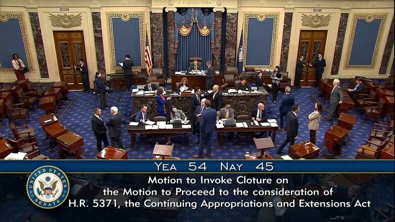 アメリカ政府閉鎖 長期化 アメリカ政府閉鎖28日目 航空便7000便に遅れ つなぎ予算13度目も否決|FNNプライムオンライン