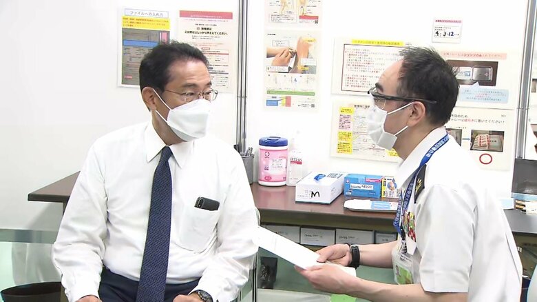 過去の接種での体調不良の有無をきかれ「3回目の後ちょっと発熱はあったがそのくらい」と答えた