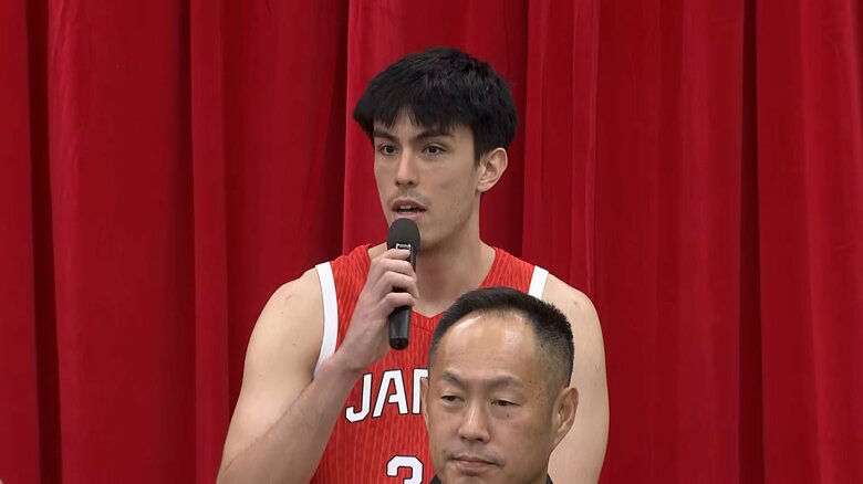 渡邉飛勇選手（10日、都内会見で）