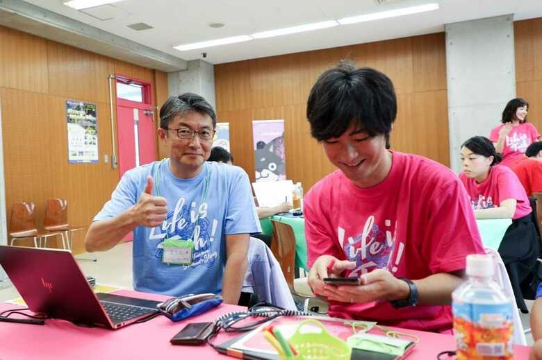 筆者も参加（左）