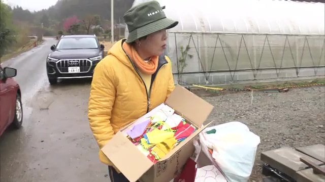 今年の式典に向け避難先で折った「折り鶴」を届ける