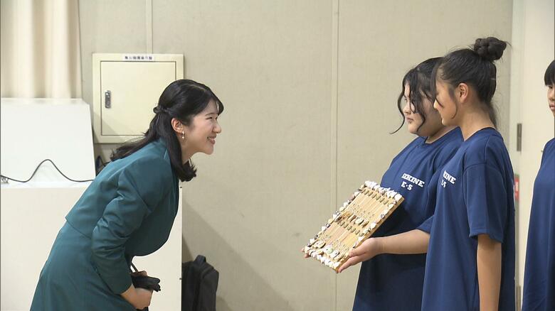 発表を終えた子どもたちにお声がけ（青森・むつ市　13日）