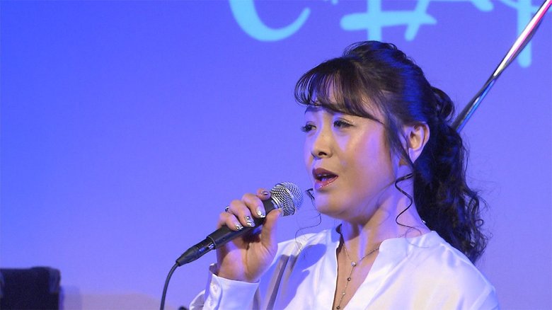 歌手デビュー「父と母くれたチャンス」 津川さん朝丘さんの愛娘