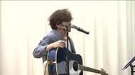 シンガーソングライター菊池常利さん　故郷の子供たちに作った応援ソングを披露　福島・矢祭町