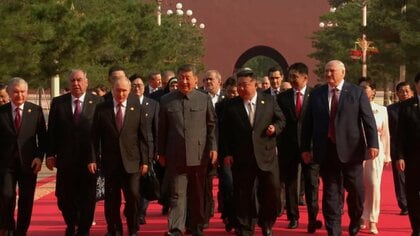 中国“抗日戦争勝利80年”軍事パレード始まる…習近平国家主席・プーチン大統領・金正恩総書記が並んで観閲