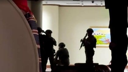 フィリピン議会で複数の発砲音　内部は騒然　ドゥテルテ元大統領の側近議員へ逮捕状で緊張続く
