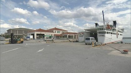 軽石でフェリー欠航相次ぐ　「コロナが落ち着いたと思ったら…」ライフライン断たれ島民の生活に支障【沖縄発】