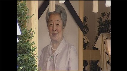 昭和天皇さまと皇太后さま　そして、紀宮さま 昭和天皇さまと皇太后さまそして、紀宮さま / 日本新聞連盟