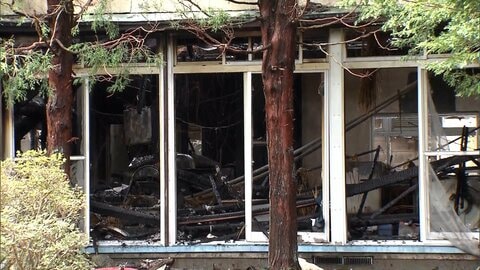 山梨・山中湖村で木造2階建て住宅全焼　男女2人が死亡　住人の80代とみられる男性と連絡取れず