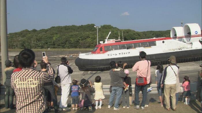 2009年のホーバー運航最終日、多くの人が別れを惜しんだ