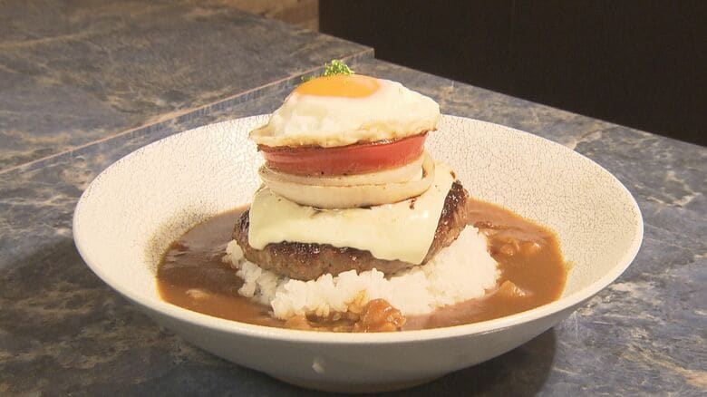 サラダバーの逸品がメインに…老舗ステーキチェーンが初のカレー専門店 肉のタワーがそそり立つ迫力のスタイル｜FNNプライムオンライン