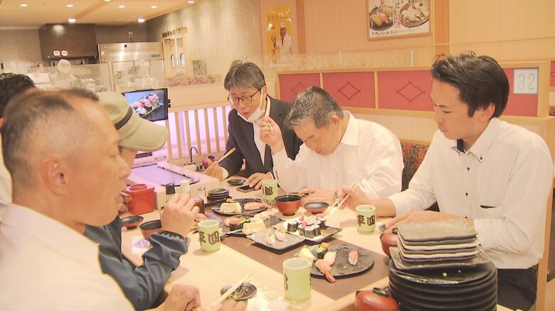 「確かにうまい」 富山の「シロエビ」vs 北九州の「真フグ」！回転寿司で繰り広げられる熱い地域対決、勝つのはどっち？｜FNNプライムオンライン