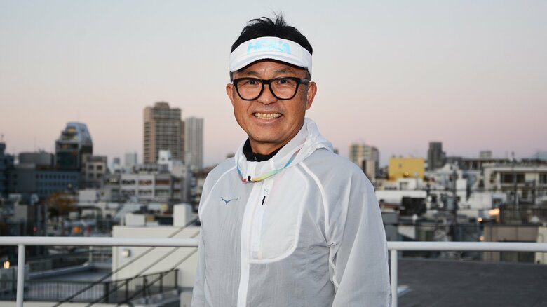 「初心者でも1年でできる」プロ・マラソンコーチが教える、フルマラソン完走までの6つのステップと痛みを予防する仙腸関節ストレッチ｜FNNプライムオンライン