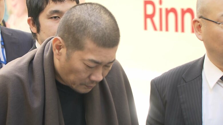 移送される福原敬済容疑者　26日