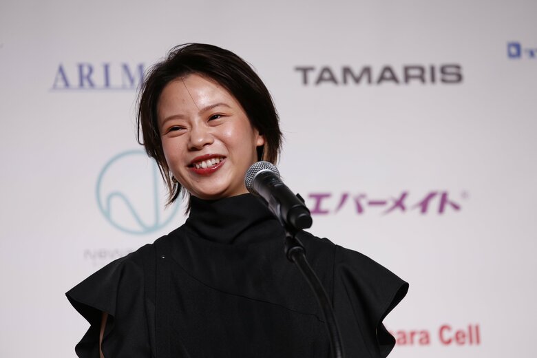 (c)THE BEAUTY WEEK AWARD 2022