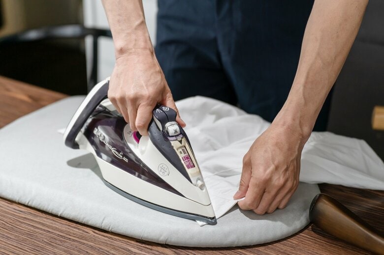 ドラム式洗濯機では、素材によってはシワになるものも…（イメージ）