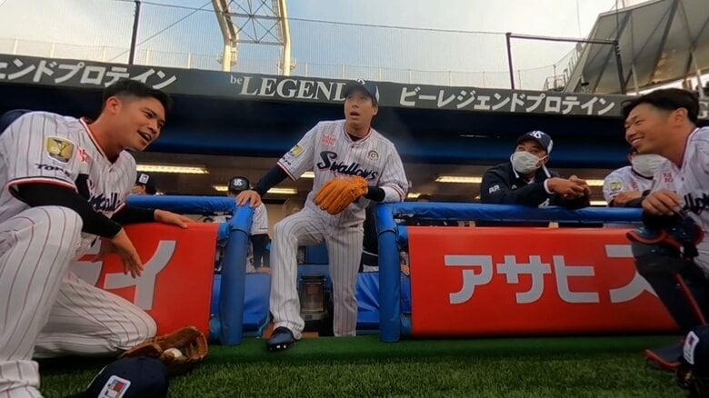 開幕戦で気合が入ったヤクルトベンチ