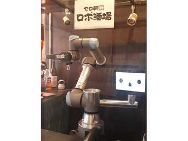ロボットが“ドリンクの接客”を一貫して行う「ロボ酒場」登場…どんな応対なのか実際に行ってみた