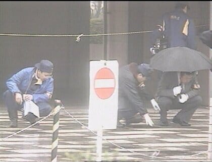 #28「あの人犯人じゃないですよ」警察庁長官を撃ったと“自供”したオウム信者の警察官と現場目撃情報の不一致…デタラメ供述の目的は 【秘録】警察庁長官銃撃事件28｜FNNプライムオンライン